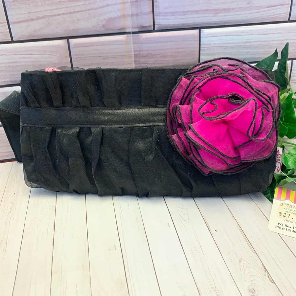 NWT Jazzed Wristlet